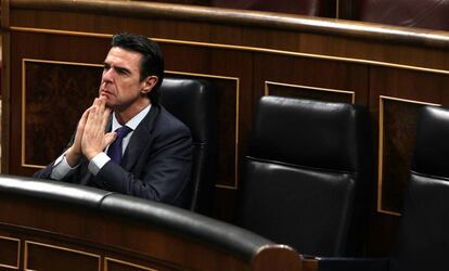 Jose Manuel Soria, en el Congreso de los Diputados, en abril de 2016.