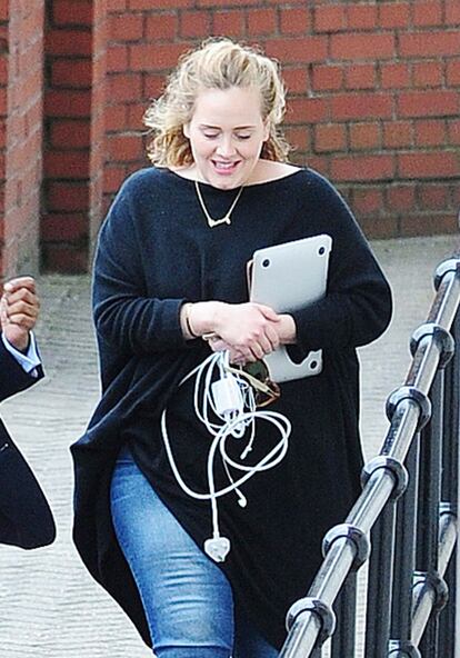 Na foto, Adele, que está preparando seu terceiro disco –não lança um desde 2011–, sai do seu estúdio de gravação em Londres, em junho deste ano.