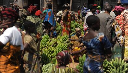 Venta de bananas en el mercado de Kigoma (Tanzania).
