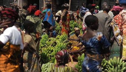 Venta de bananas en el mercado de Kigoma (Tanzania).