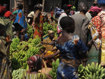 Venta de bananas en el mercado de Kigoma (Tanzania).