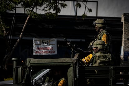 El Ejército resguarda el local donde fue asesinado Aristóteles Sandoval en Puerto Vallarta.