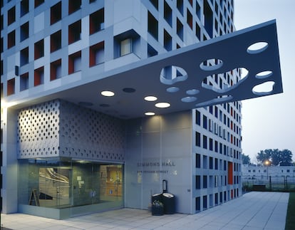 AXK264 SIMMONS HALL MIT