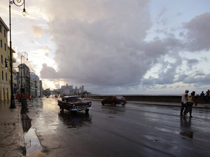 Una vista del malecón de La Habana, donde siete cineastas rodarán cortos de 15 minutos.