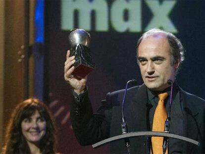 El actor Francecs Orella recibe el premio al Mejor Actor por su trabajo en 'Un enemigo del pueblo'