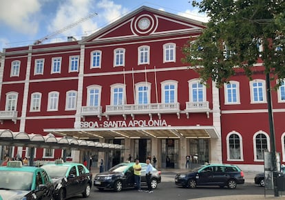 8.30 Estación de Santa Apolonia, Lisboa. Inaugurada en 1865, a pocos metros del río Tajo, es la estación de la que parten los trenes de la línea del Este.