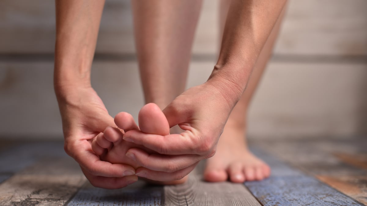 Cómo aliviar el dolor de la fascitis plantar: los productos que pueden ayudarte