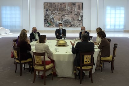 Pedro Sánchez, durante un desayuno con ministros y agentes sociales el 16 de noviembre.