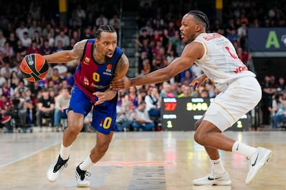 Kevin Punter (links) gegen Jaron Blossomgame im vierten Spiel zwischen Barcelona und Monaco.