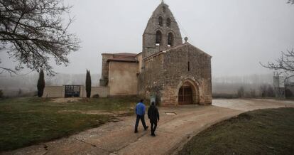 La iglesia donde está el retablo en Quintanilla de Riofresno.