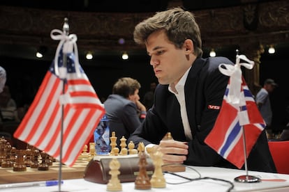 Magnus Carlsen, durante la cuarta ronda de la Final de Maestros en Bilbao