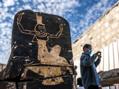 Sarcófago encontrado em Saqqara.