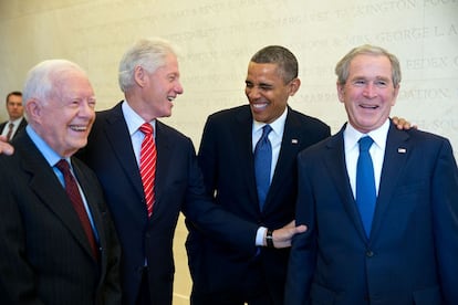 Los expresidentes Carter, Clinton, Obama y Bush durante la inauguracin de la Biblioteca Presidencial George W. Bush en Texas en 2013.