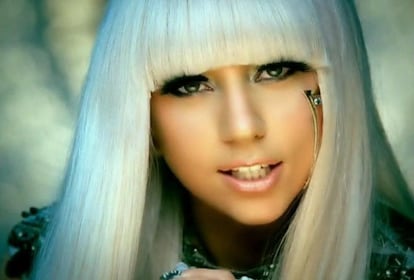 Lady Gaga, como siempre, se adelant a la tendencia en su videoclip de 'Poker Face'.