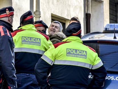 Jordi Magentí, dimarts passat durant l'escorcoll de casa del seu oncle a Anglès.