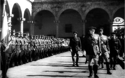 Fotograma de la película Sin novedad en el Alcázar (1940), de Augusto Genina.