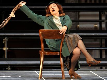 Michaela Schuster, durante un ensayo de la ópera <i>La mujer sin sombra.</i>