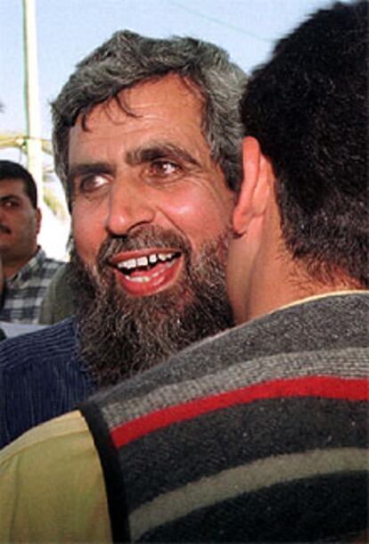 Foto de archivo de Salá Shehade, fundador del brazo armado de Hamás, tras ser liberado de una cárcel israelí el 14 de mayo de 2000.