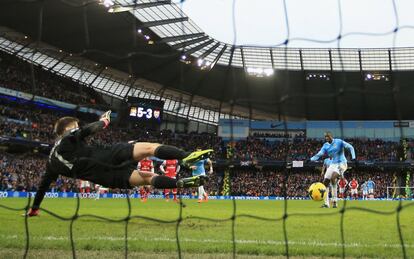 Yaya Touré marca de penalti