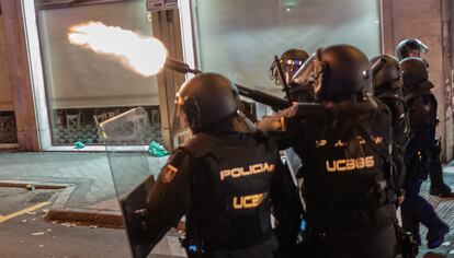 Agentes antidisturbios, durante una protesta en Madrid el 9 de noviembre de 2023.  