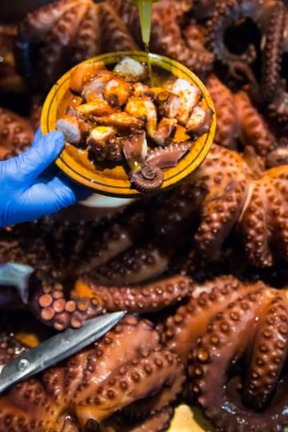 A platter of pulpo at Fonte do Rei 2
