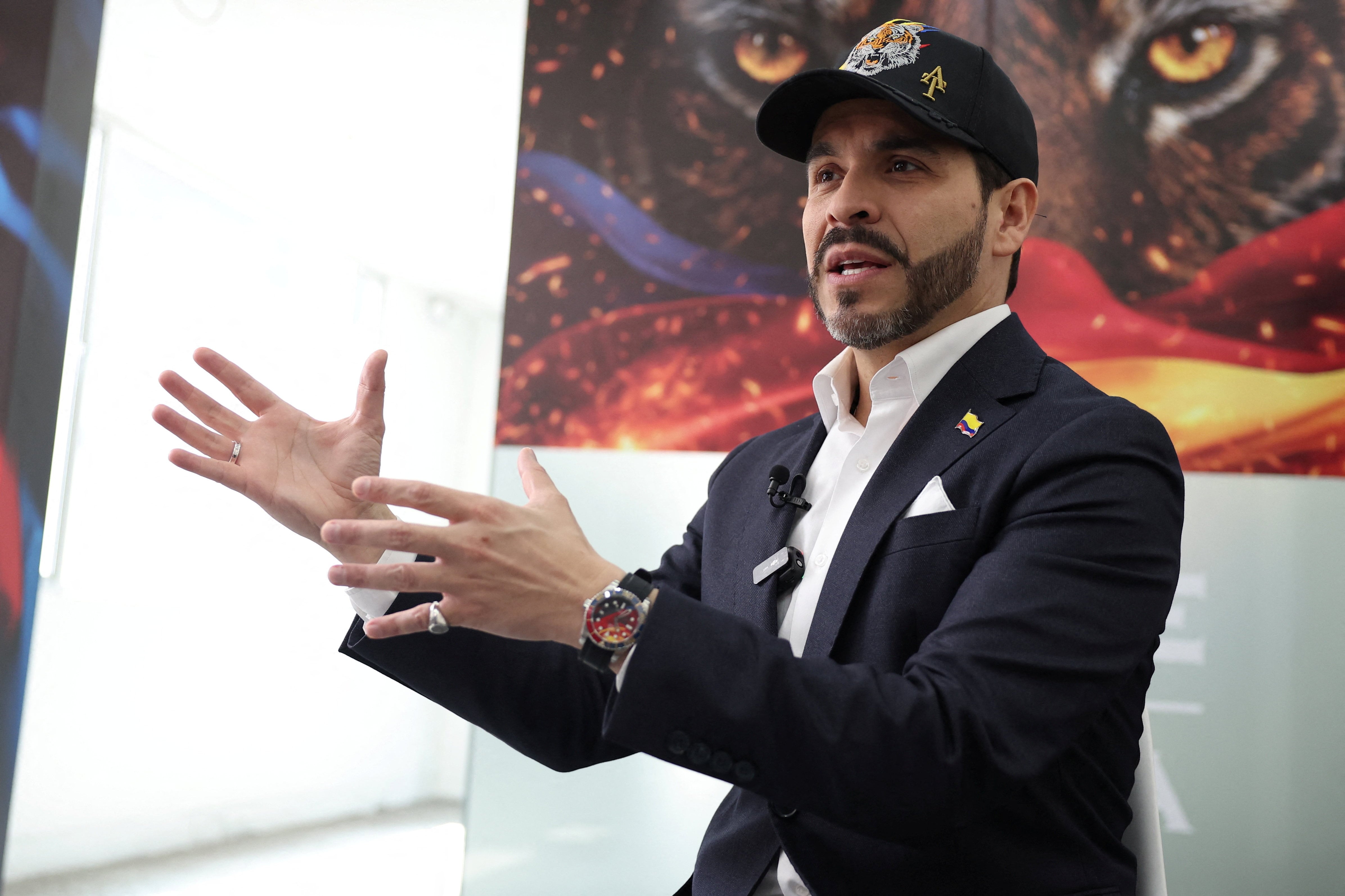 De la Espriella sigue los pasos de Milei y Trump al anunciar que renunciará a su salario si es presidente