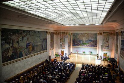 Karen K. Uhlenbeck recibe el premio Abel en el salón de actos de la Universidad de Oslo, en 2019.