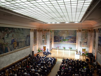 Karen K. Uhlenbeck recibe el premio Abel en el salón de actos de la Universidad de Oslo, en 2019.