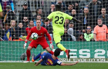 Stegen obserca una ocasión del jugador del Getafe Amath.