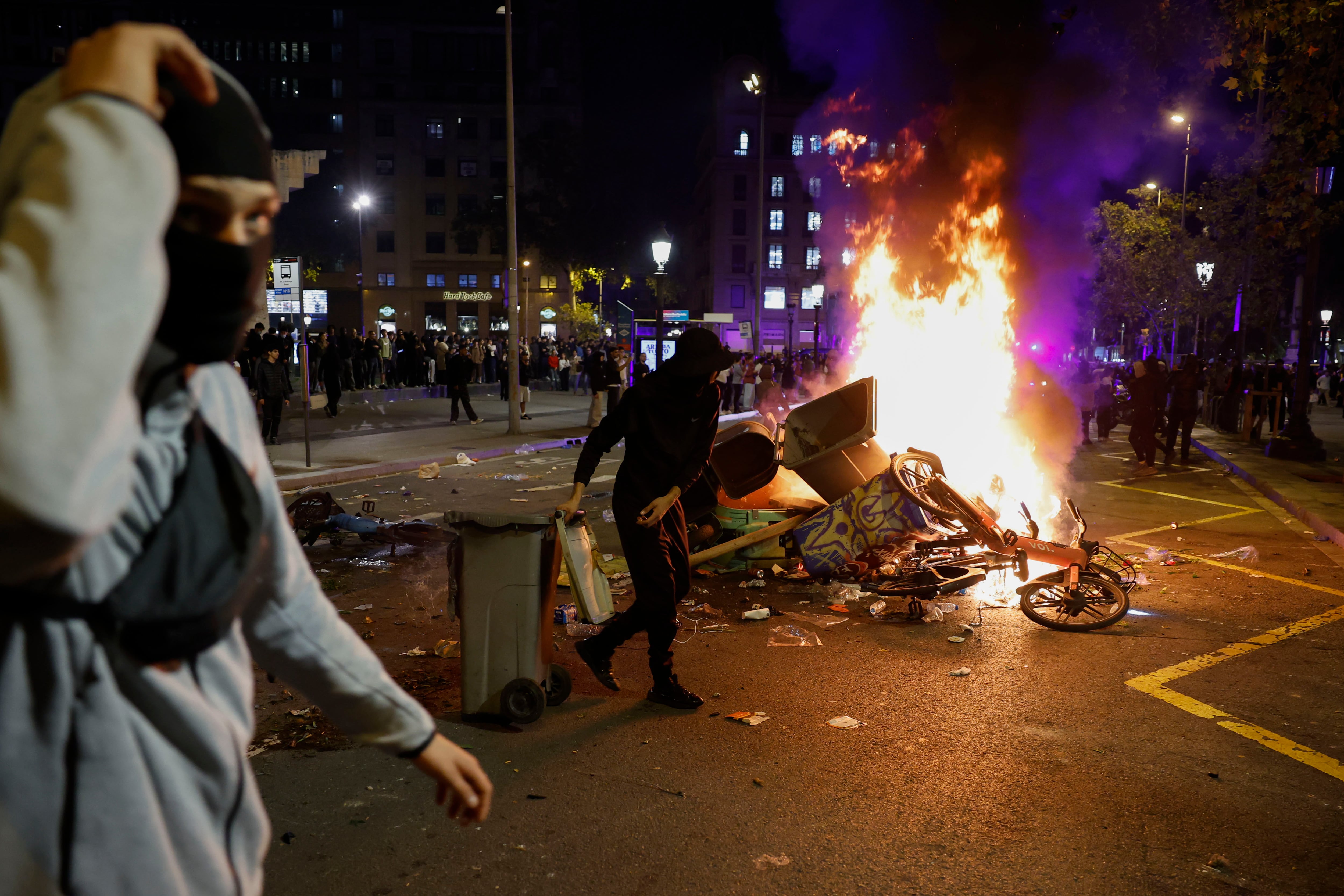 La red que convocó los disturbios de Barcelona tiene ramificaciones en 11 comunidades autónomas