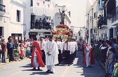 Eladio Ocaña, en la procesión del Resucitado de Nerja del año pasado.