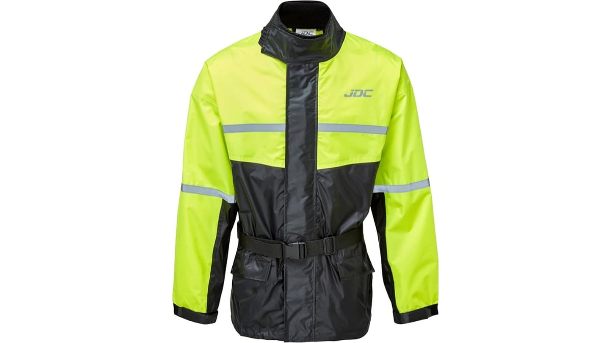 El forro interior de malla transpirable separa el material impermeable de la ropa para reducir la condensación de sudor.