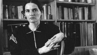 La escritora Adelaida García Morales en 1990.