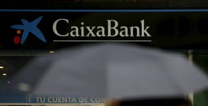 Imagen de archivo de una sucursal de CaixaBank.