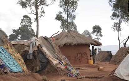 Refugios construidos con madera en el asentamiento de refugiados mozambiqueños de Kapise (Malawi).