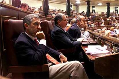 Llamazares, Alcaraz y Frutos, durante la sesión.