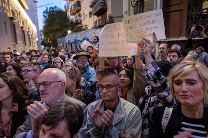 Protesta a las puertas del Centre del Carme Cultura Contemporània tras conocerse la destitución de José Luis Pérez Pont el pasado 21 de noviembre.