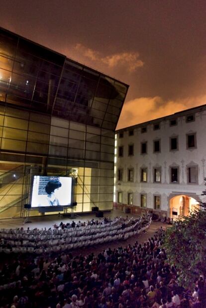 El Centro de Cultura Contemporánea de Barcelona apuesta por el cine no comercial en el ciclo gratuito y al aire libre 'Gandules 2011. Acció!'. Se proyectan nueve películas durante el mes de agosto.