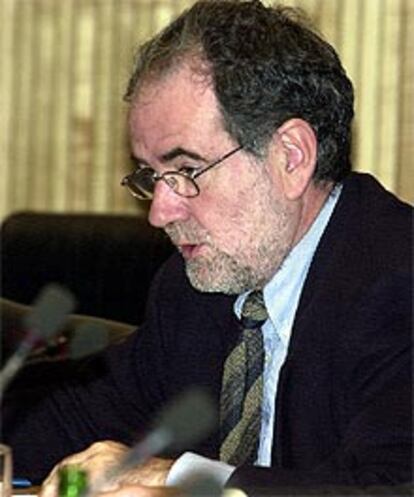 El Director General del Insalud, José María Bonet, en su comparecencia ante la Comisión de Sanidad.