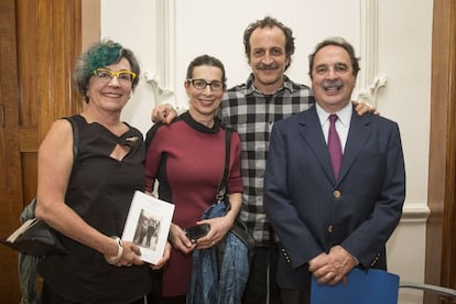 Los hermanos Giménez Cacho durante el homenaje a la familia en el Ateneo Español