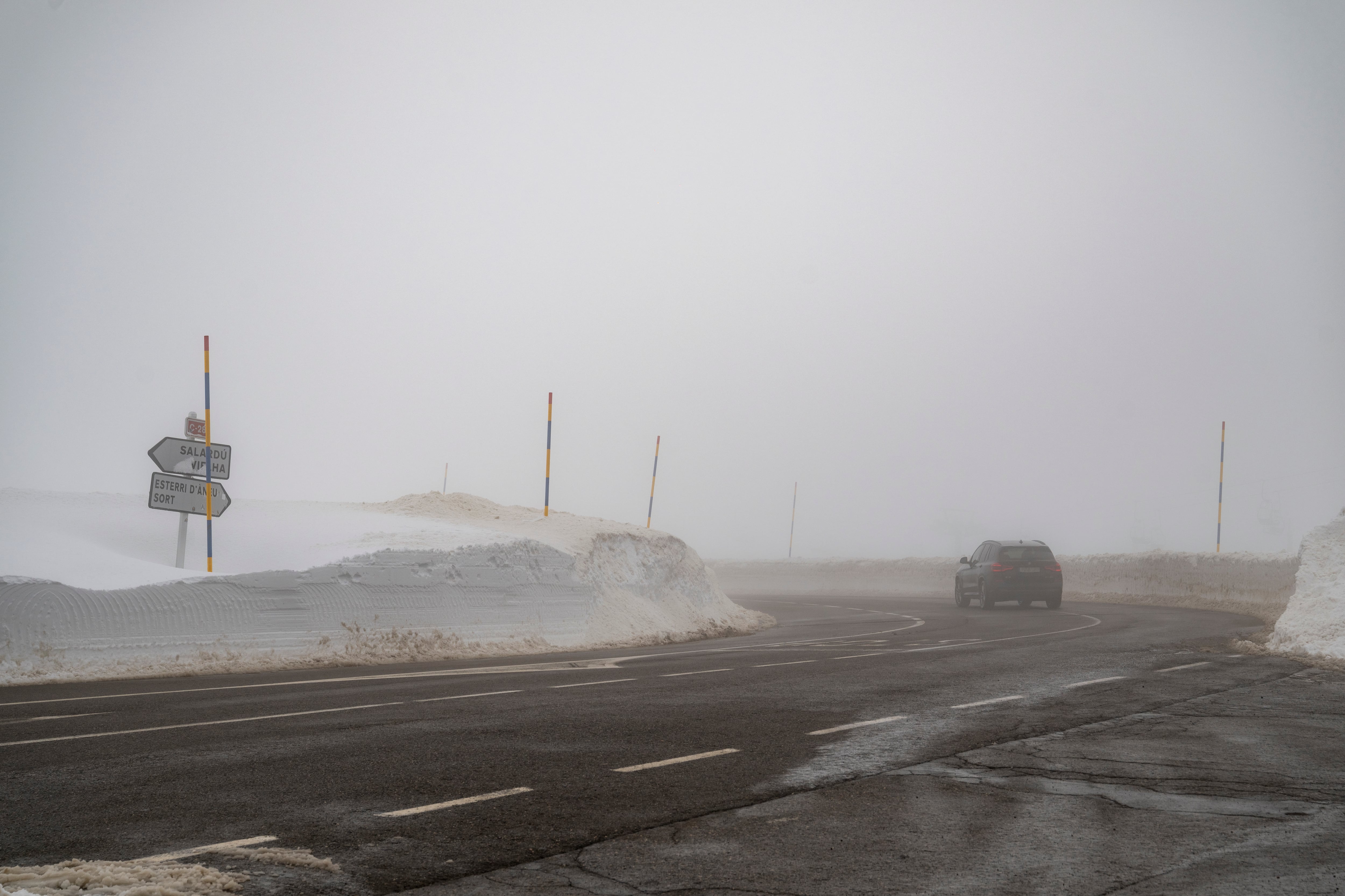 La nevada afecta la A2 y la AP-2 en Cataluña y los accesos al Pirineo