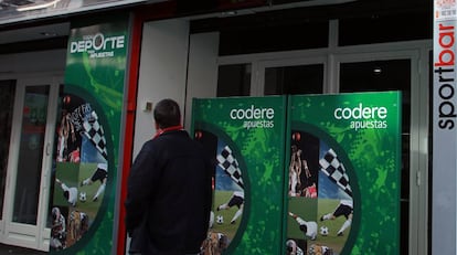 Exterior de una casa de apuestas Codere.