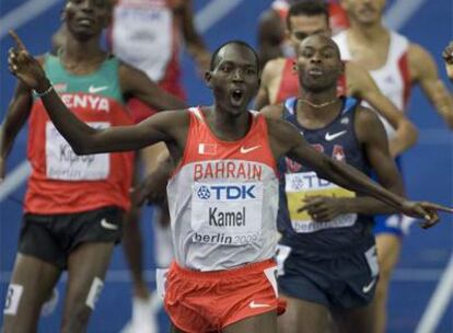 Yusuf Saad Kamel, antes conocido como Gregory Konchellah, tras lograr la victoria en los 1.500.