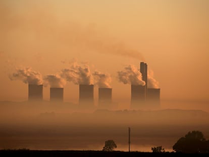 Una central eléctrica de carbón en Sasolburg, Sudáfrica.