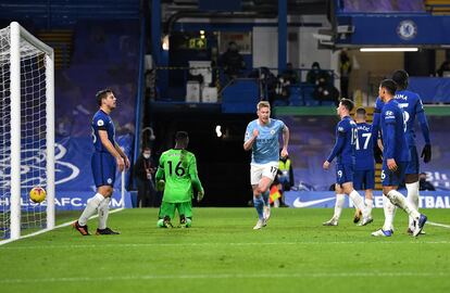 Kevin De Bruyne celebra el tercer gol del City ante el Chelsea