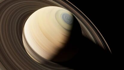 Saturno con sus anillos