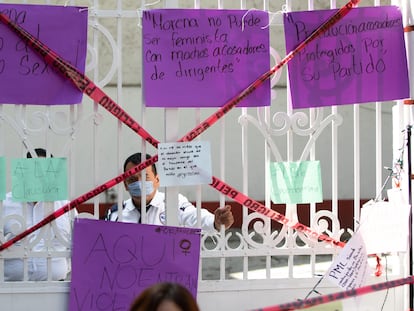 Una protesta contra el acoso sexual, en las oficinas del partido Morena, en octubre de 2020.