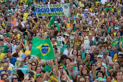 Una manifestación a favor de la causa 'Lava Jato' en la playa de Copacabana, en Río de Janeiro.