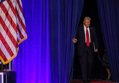 Donald Trump llega a la fiesta organizada por su campaña para celebrar el resultado en West Palm Beach (Florida).