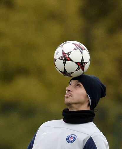 Zlatan Ibrahimovic, durante el entrenamiento en París.